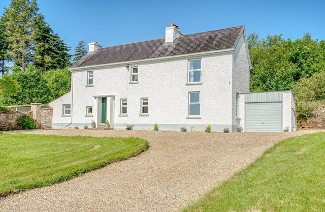 Luxury Farmhouse with Lough Eske Lake View | Nr Harveys Point/Lough Eske Castle