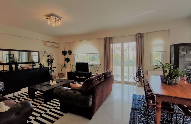 Luxury Garden Apartment Glyfada