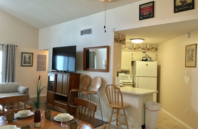 Luxury Golf Country Club Condo 2 Bedroom 2 Bathroom