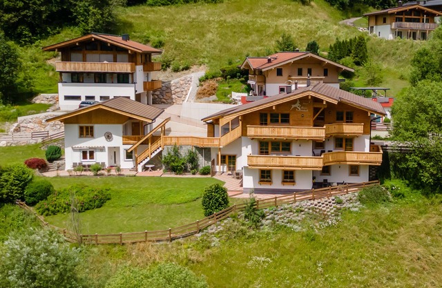 Luxury group accommodation near lift