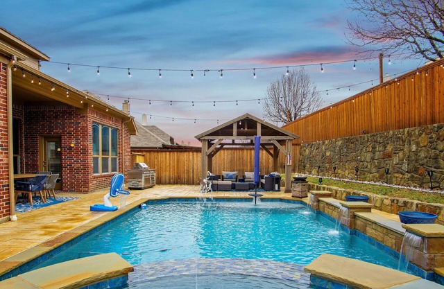 Luxury Home/Pool, Cinema and Game Room