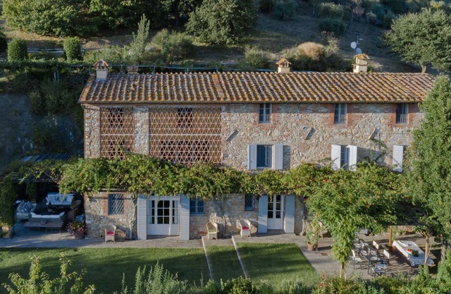 Luxury Pool Villa Oliveto 18 - by BelcantoVillas