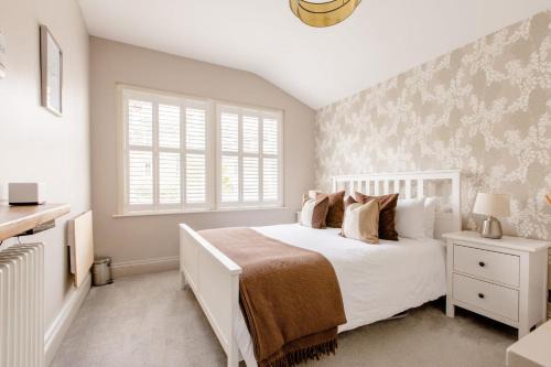Luxury King-bed Ensuite With Tranquil Garden Views