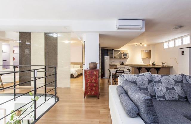 Luxury Loft near Santa Cruz, Parking Included