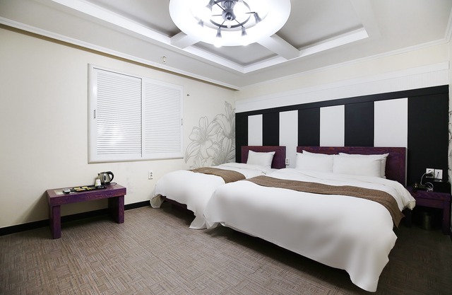 Luxury Motel