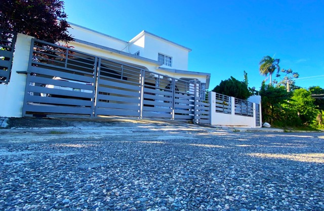Luxury Near Beach Apartment w/Free Netflix & WiFi