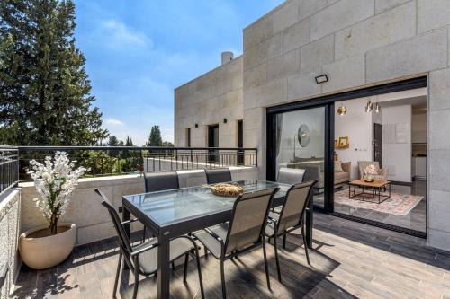Luxury New 2BR at Emek Refaim