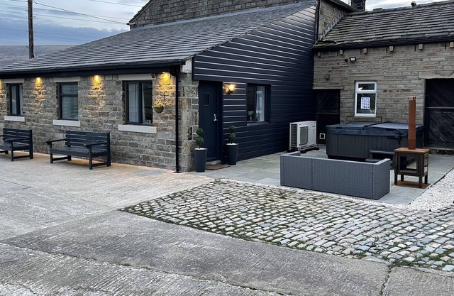Luxury open plan kitchen, dining, lounge with 2 bedrooms and 2 bathrooms.