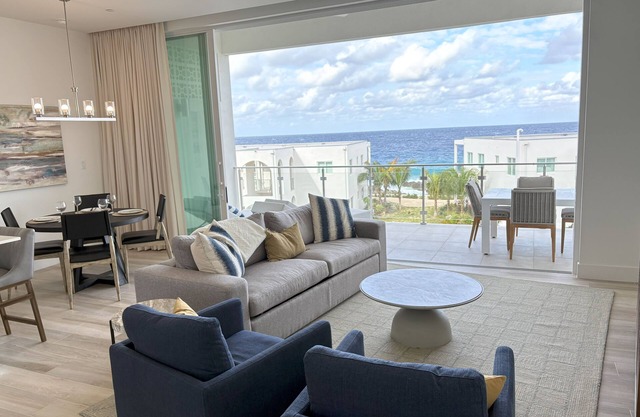 LUXURY/OVERSIZED - 1 Bed/1.5 Bath near AMAZING SHORE DIVING W/180° Ocean VIEWS