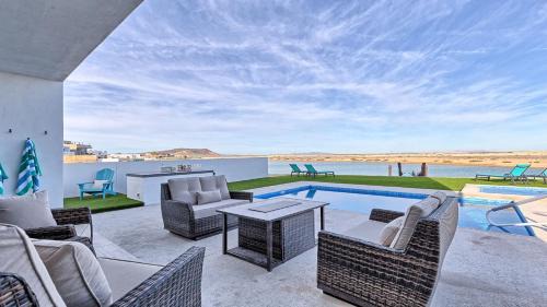 Luxury Retreat Playa Laguna: 5-Bedroom Bliss
