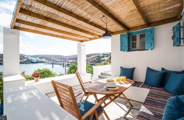 Luxury Seafront Apartment in Loutra Kythnos