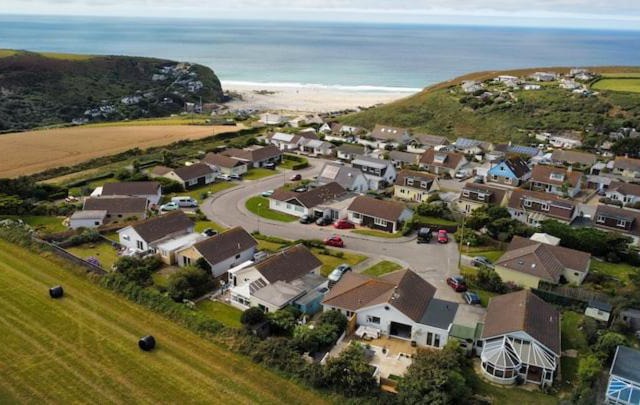 Luxury Seaside Property with Hot Tub & Sea Views