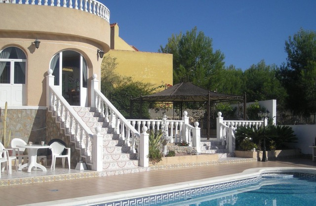 Luxury Secluded Villa, Castillo de Montemar, Private 12m Pool, Sleeps 6.