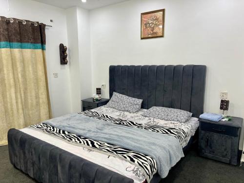 Luxury Single Bedroom Apartment in Citi Housing & Single Room in Jhelum Cantt