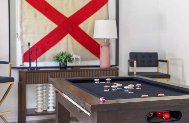 Luxury Stay, Prime Spot, Games, BBQ & Fenced Yard