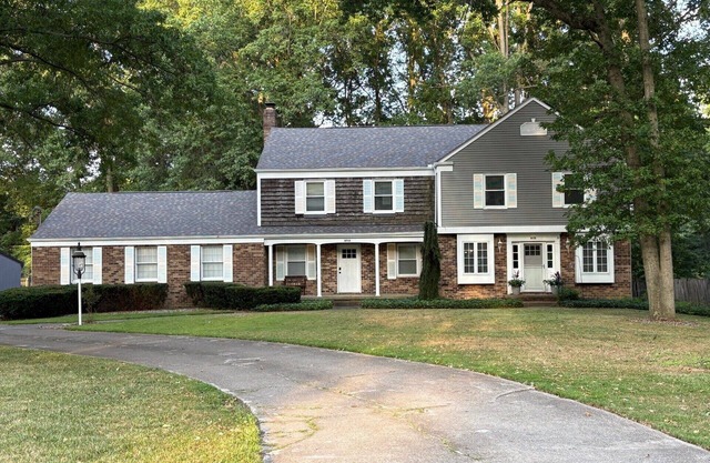 Luxury Townhouse on Golf Course in Boardman with Canfield School District