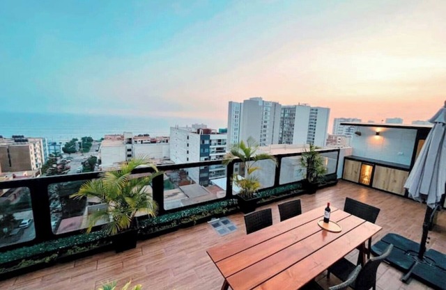 LUXURY TRIPLEX WITH PANORAMIC OCEAN VIEW & PRIVATE TERRACE.