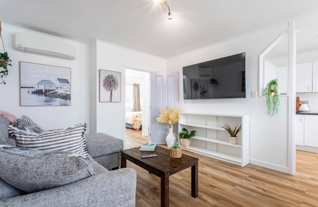 Luxury Two-Bedroom Apartment in Upper Hutt, Central