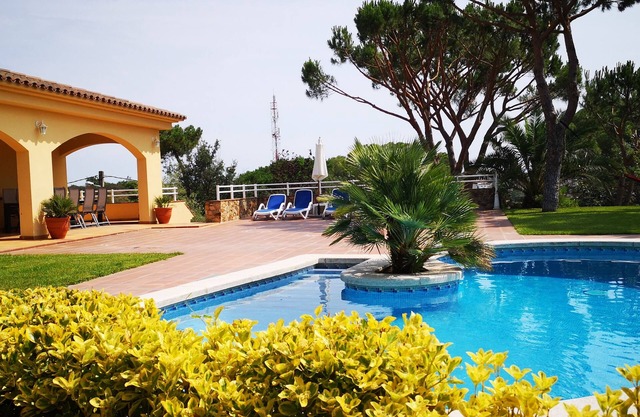 Luxury villa Costa Brava, wifi, Netflix, private pool, international TV channels