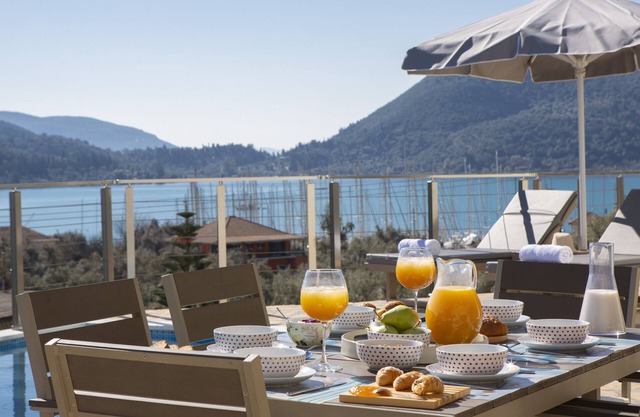Luxury Villa Crystal with a beautiful view of Vlicho Bay!