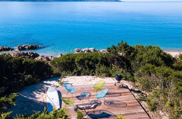 Luxury Villa, direct access to the beach