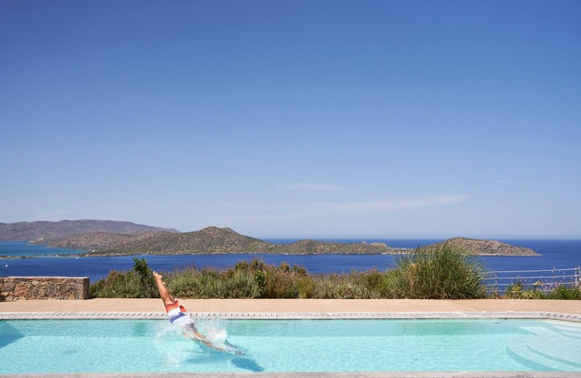 Luxury villa for Demanding Holidays, Full privacy, Panoramic views over the sea!