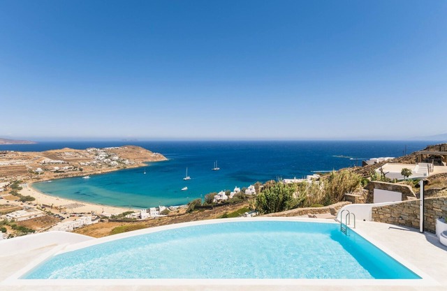 Luxury villa with stunning views above Kalo Livadi