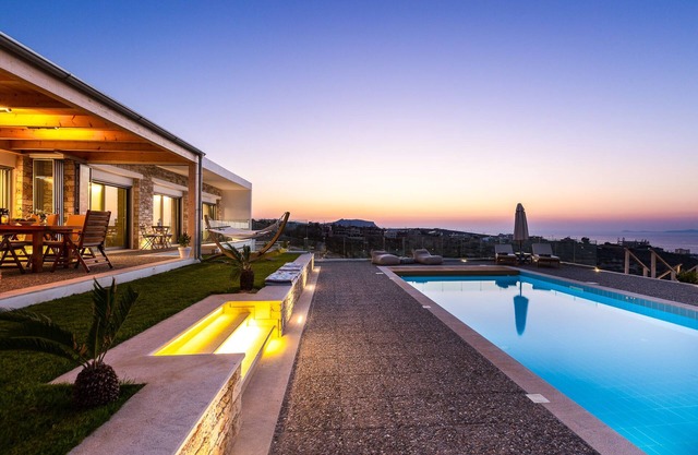 Luxury Villa GG with private heated pool