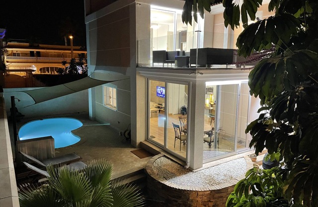 Luxury villa in Los Alcazares