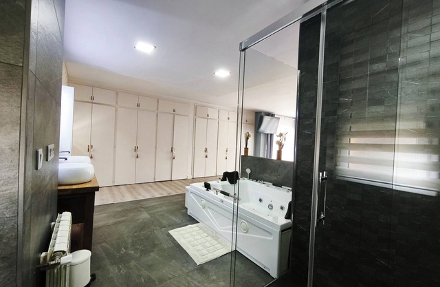 Luxury Villa in Vallromanes - Nature, Pool, Views, Close to Barcelona & Beach.
