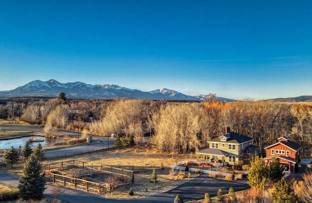 Luxury Villa on the South Arkansas River, Salida