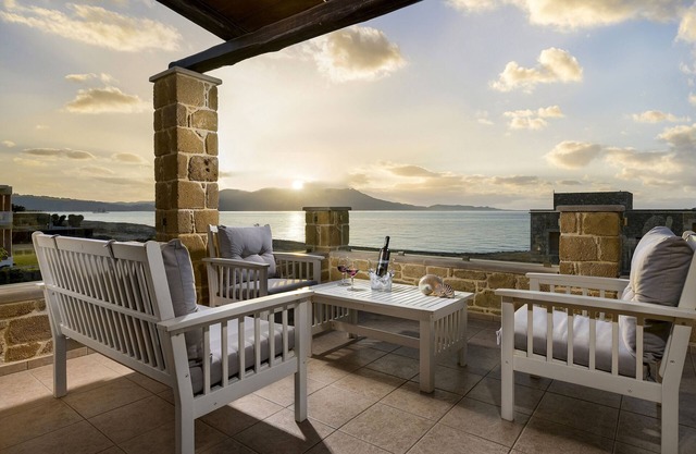 LUXURY VILLA POSIDONIA with Pool only 35 metres from the beach.