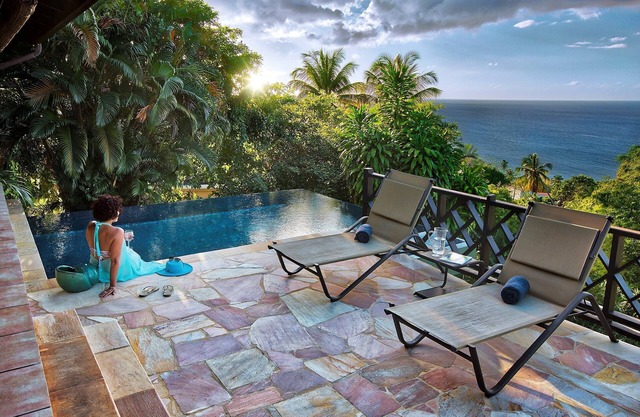 Luxury Villa | Private Infinity Pool + Free Wi-Fi