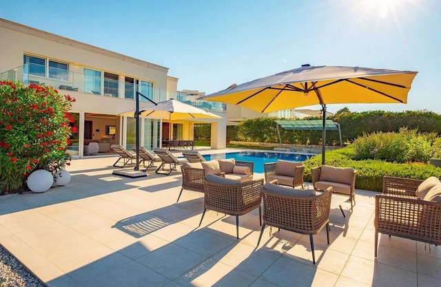 Luxury Villa Residenzia Imperiale with heated pool and sea view
