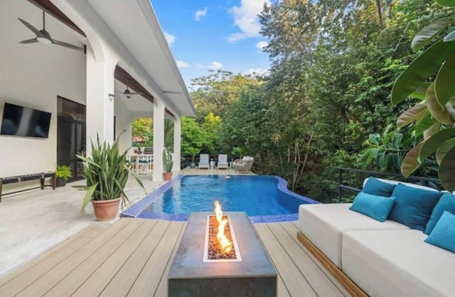 Luxury Villa Tortuga with Private Pool in Pacificon