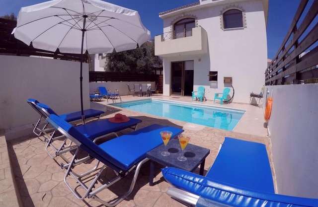 Luxury Villa VERY close to the Grecian Park Late 2022 Discounts contact us now!