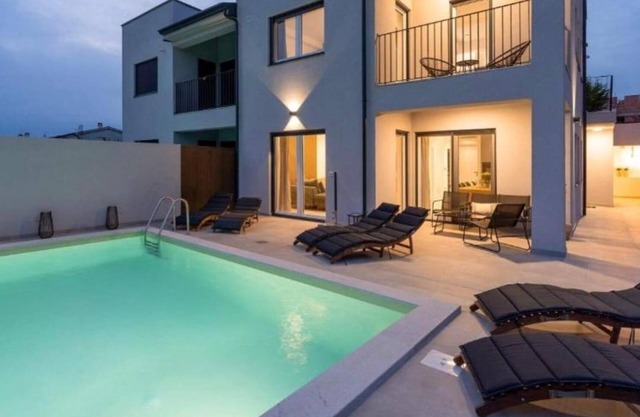 Luxury villa with a swimming pool Nova Vas, Poreč (K-24282)