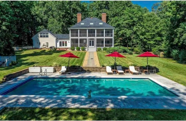 💎 Luxury Waterfront Retreat w/Private Pool & Dock