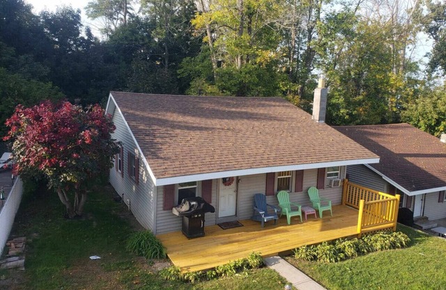 Lynn's Cottage at Heron Ledge