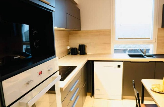 M.A.H 2 magnificent family apartment near Le Havre train station