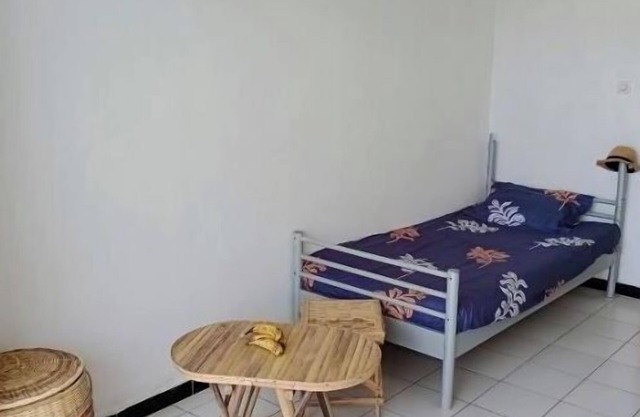 M'boro Beach Twin Room with Private Bathroom
