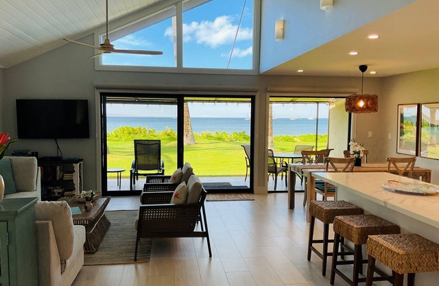 Ma'alaea Surf, Unit A4-2 BR Ground Floor Beachfront Condo, AC, Wi-Fi, Pool