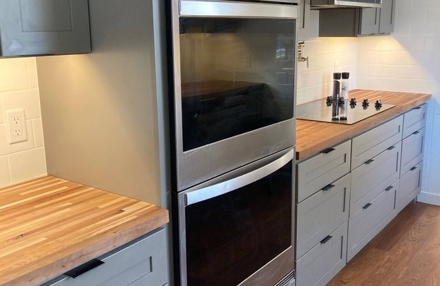 MAC House - Newly Renovated - With Backyard Spa