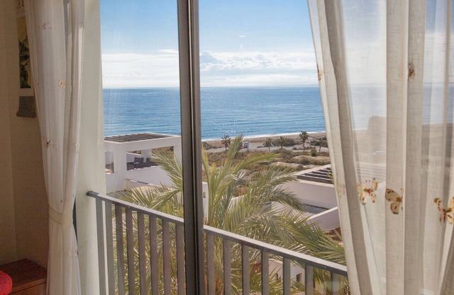 Macenas VII, 2/3 bedroom, 2 bathroom with sea and mountain views