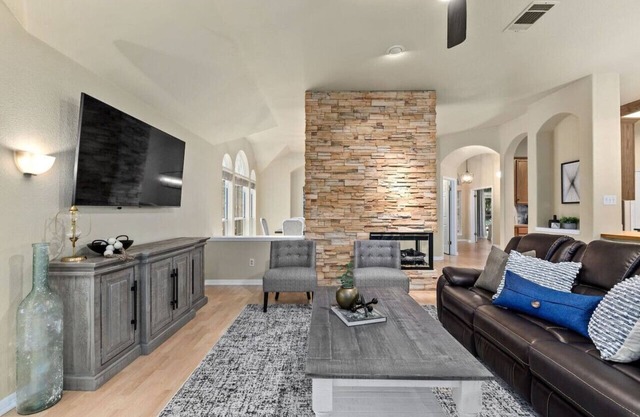 'Machete Place' North Austin! Pet Friendly! Work Space!