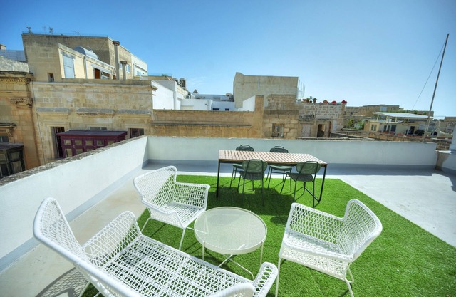 Magestic palazzo, jacuzzi on roof terrace GOVAL-3