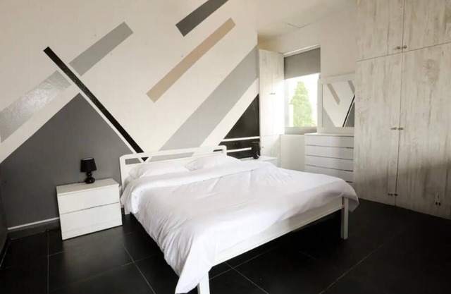 Magic Moon - cozy studio in Byblos with 24/7 electricity.
