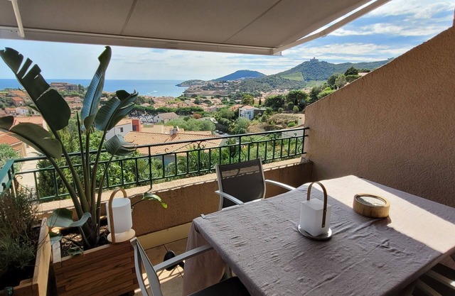 Magnificent T3 with panoramic sea view.