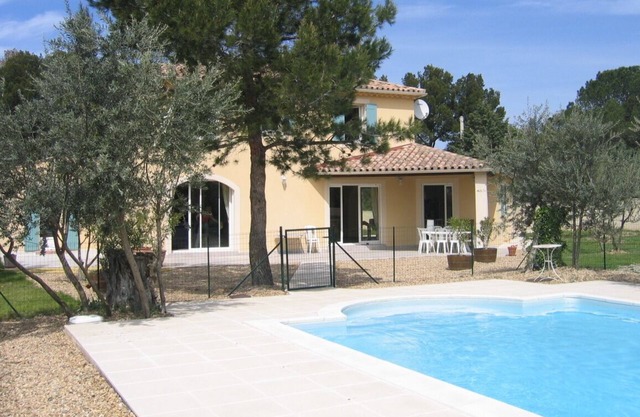 Magnificient and modern house. Heart of Provence. Air conditioning.