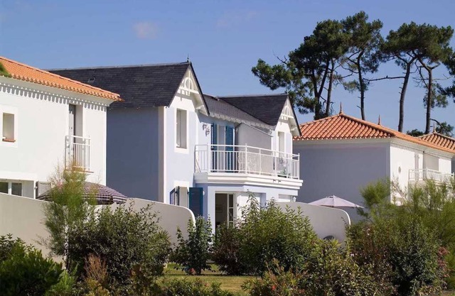 Maison cosy et abordable | Jardin + Piscine + Golf